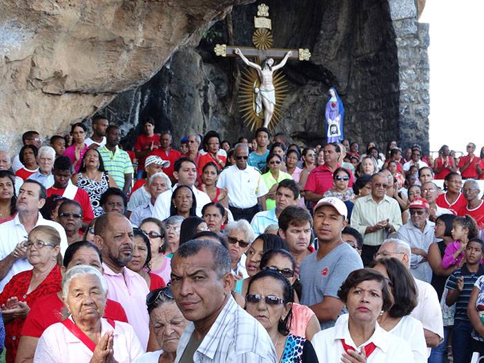 Festa do Divino Espírito Santo 2 A História da Festa do Divino Espírito Santo Bom Jesus da Lapa