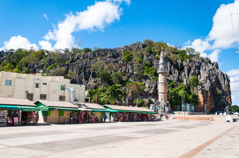 A igreja da Lapa foi feita de pedra e luz 1 A igreja da Lapa é feita de Pedra e Luz